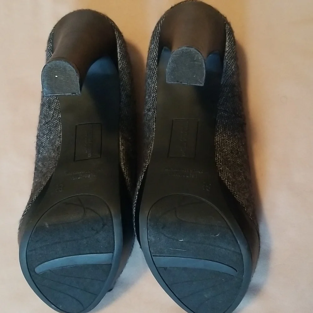 Beautiful, open-toe and tasseled heels - Picture 3 of 8